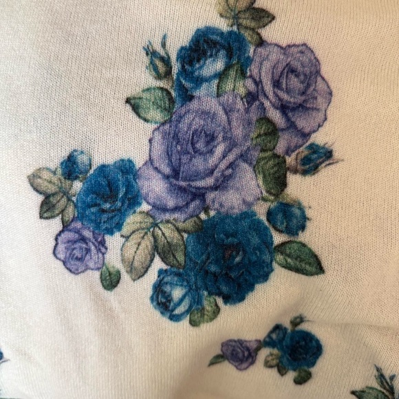 Bloomingdale’s Floral Cashmere Sweater - Picture 4 of 7